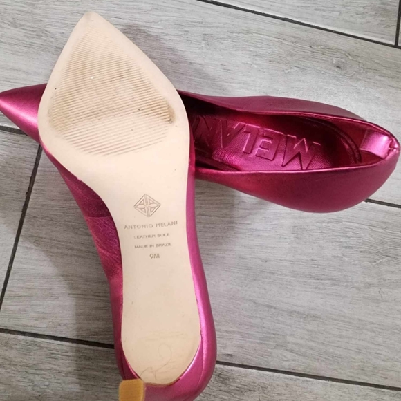 Heels - Picture 2 of 4